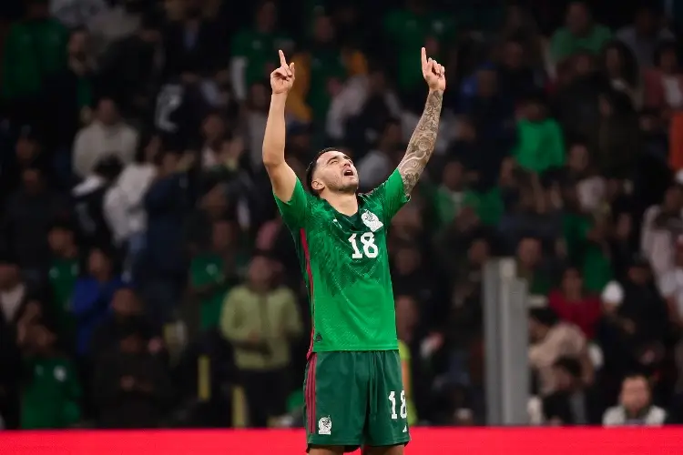 Luis Chávez, el mejor mediocampista de Rusia