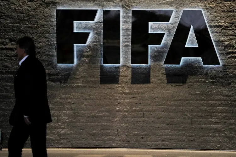 FIFA endurece castigos por racismo ¡Equipos van a perder partidos en automático!