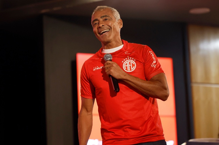 Debut frustrado de Romário en el América de Río de Janeiro