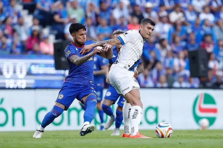 ¿Se va? Salcedo lanza emotivo mensaje a la afición de Cruz Azul