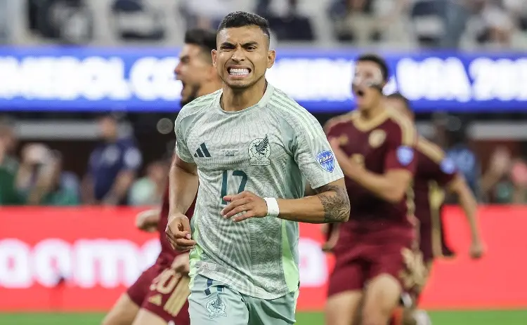 ¡INSÓLITO! Orbelín desobedece a Jaime Lozano a la hora de cobrar el penal (VIDEO)