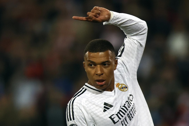 Investigan a Mbappé por agresión s3xual