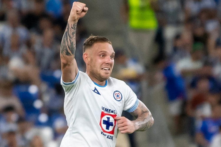 ¡Revivió! Cruz Azul retoma el camino y vence a Necaxa 