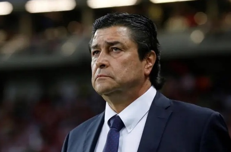 Luis Fernando Tena y Guatemala sufren dura caída en la Concacaf 
