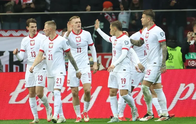 El jugador de Cruz Azul Mateusz Bogusz y Polonia vuelven a ganar rumbo al Mundial 2026