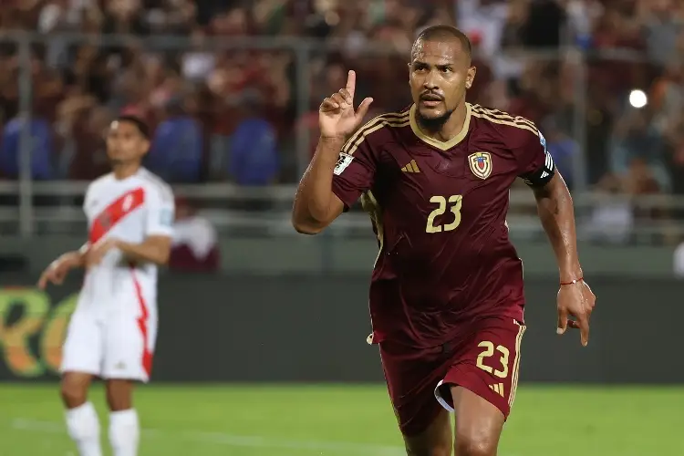 Salomón Rondón de Pachuca hace soñar a Venezuela con ir a su primer Mundial 