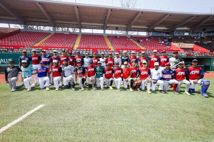 Preselección de Béisbol de Veracruz entrena en el Beto Ávila rumbo al Macroregional 