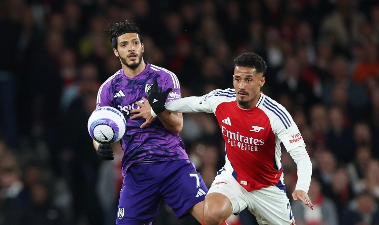 Raúl Jiménez y Fulham tropiezan contra Arsenal en la Premier League 
