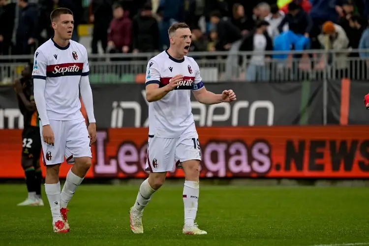 Bolonia golea y pone más de un pie en la Gran Final de la Coppa Italia 