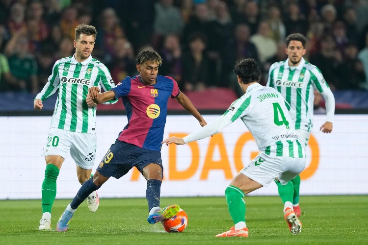 Barcelona suma un punto en su lucha por ganar La Liga