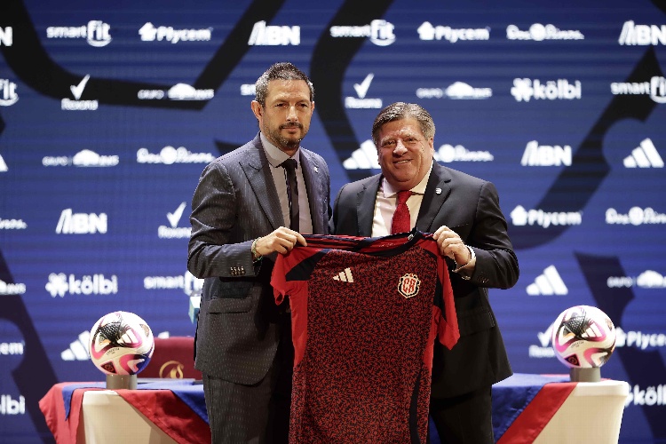 'Piojo' Herrera sobre enfrentar a México: 'Nos toca el equipo más fuerte'
