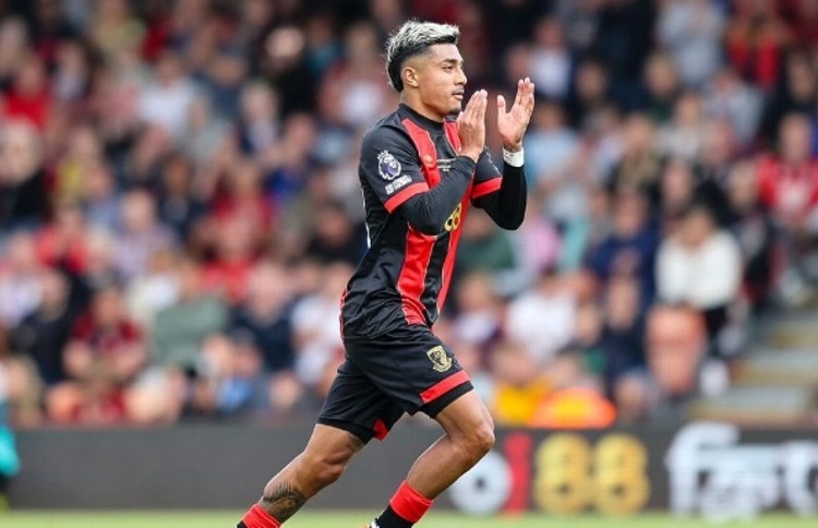 Después de cinco meses, Julián Araujo vuelve a jugar en la Premier League