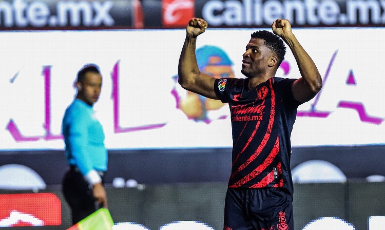 Xolos de Tijuana golea a Santos y José Zúñiga se une a los campeones de goleo 