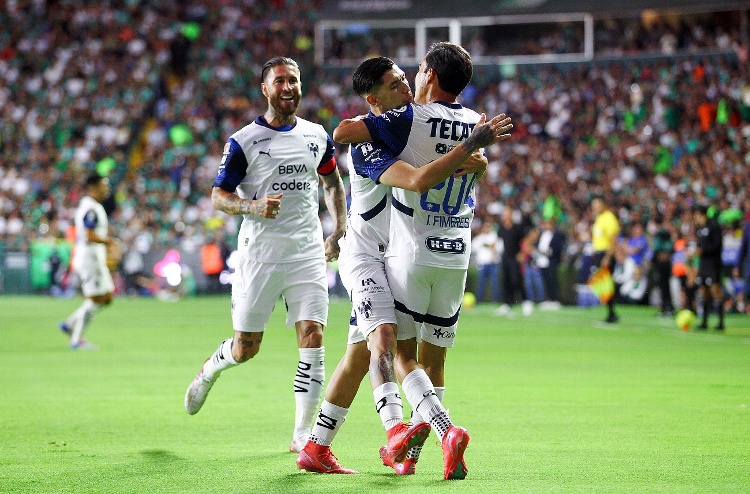 Rayados se impone a León pero Monterrey no escapa del Play In 