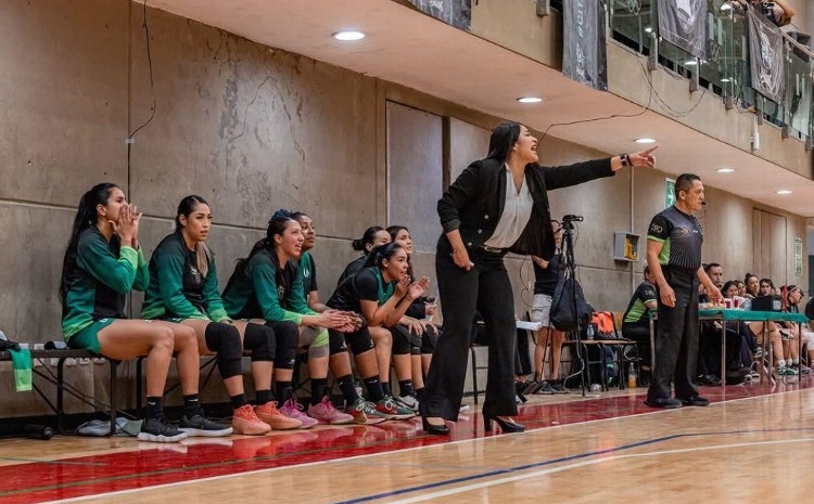 La entrenadora mexicana Siria Reyes se une a las Rojas de Veracruz 