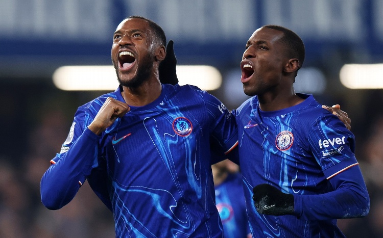 Chelsea se mete a zona de Champions League tras imponerse al Everton 