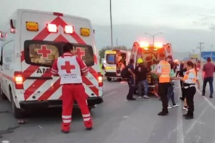 Jugadores de Santos sufren accidente automovilístico (FOTOS)