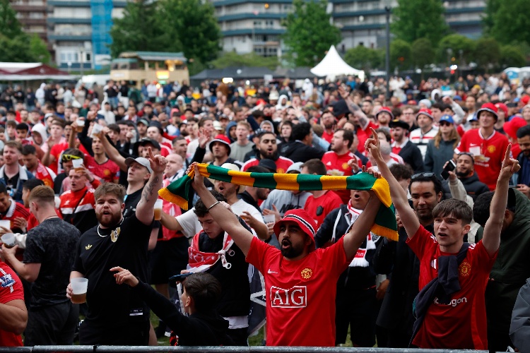 Tres hinchas ingleses son detenidos previo a la final de la Europa League