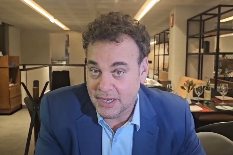 Tu put4 m4dre malagradecido de mierd4: Periodista revienta a David Faitelson en Toluca (VIDEO)
