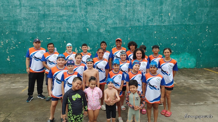 Club de Natación Acuario Pazos Sosa se proclama campeón del torneo Al Agua Patos