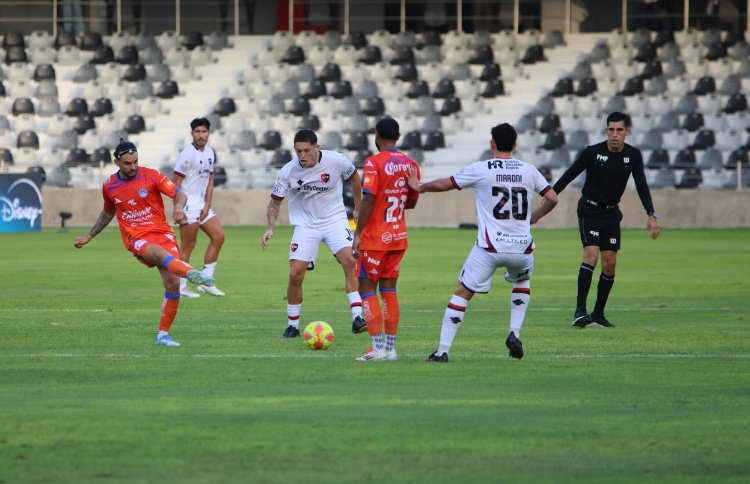 ¡Mazatlán vence a Newells y está en la final de la International Football Cup!