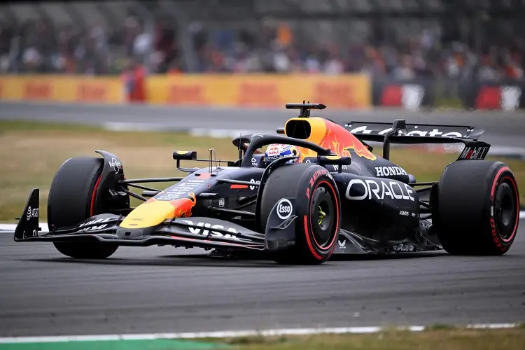 F1: Verstappen tiene Pole en Gran Premio de Silverstone