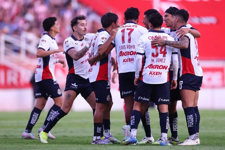 Chivas vence a Necaxa de Fernando Gago