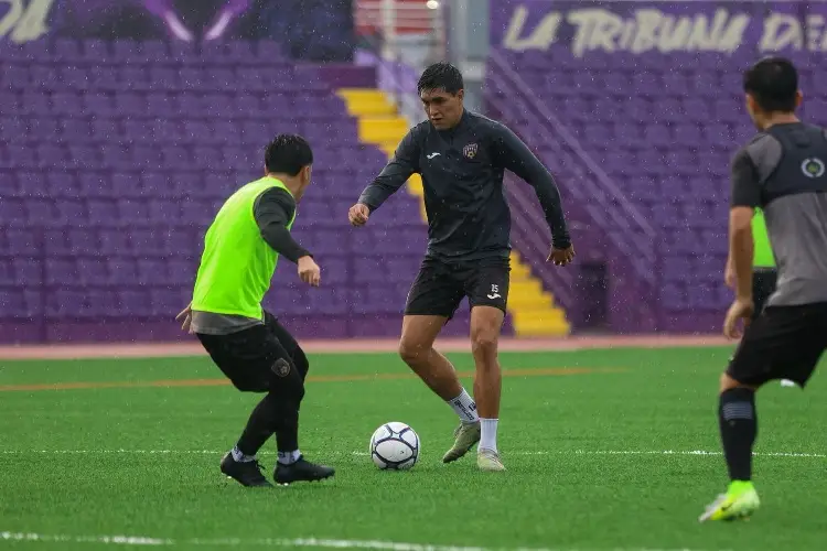 Racing de Veracruz se refuerza con un campeón de la Liga Premier 