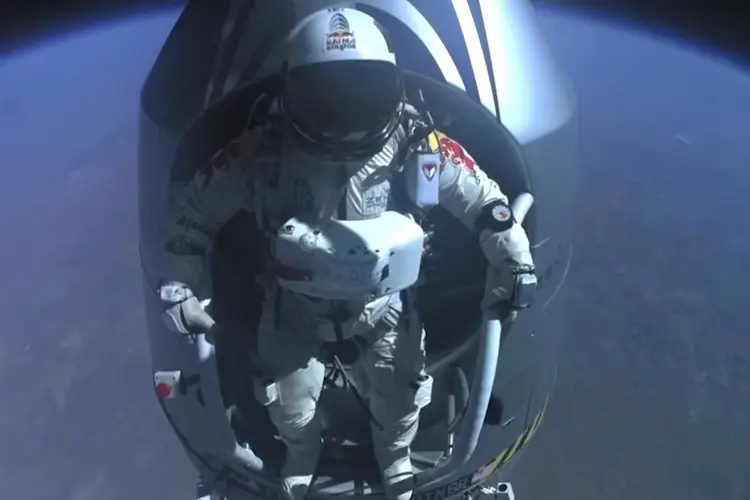 Red Bull homenajea a Felix Baumgartner, histórico paracaidista fallecido