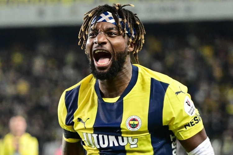 Allan Saint-Maximin listo para ser presentado con América