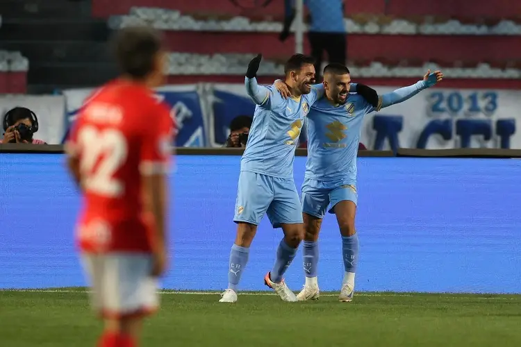 Dos ex de la Liga MX anotan y ponen a su equipo cerca de avanzar en la Copa Sudamericana