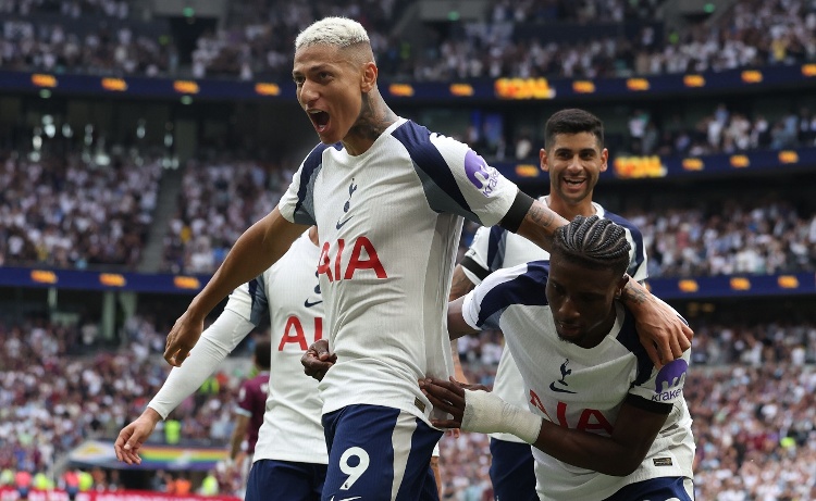 Tottenham se divierte y golea al Burnley en el inicio de la Premier League 