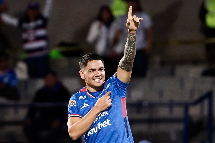 'Toro' Fernández reaparece y le da triunfo a Cruz Azul sobre Santos