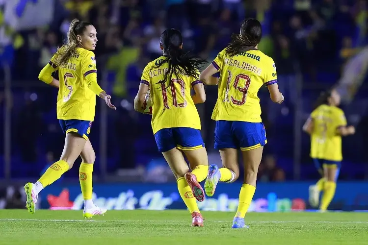 Con dos goles de penal, América vence a Pumas y manda en la Liga MX Femenil 