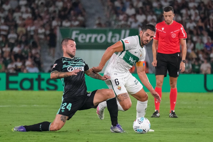 En su regreso a Primera División, Elche rescata el empate ante Real Betis 
