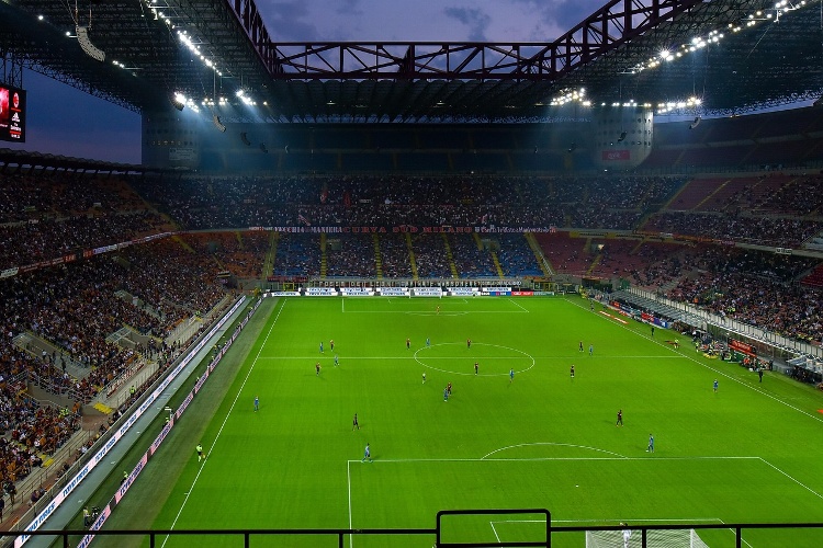 AC Milan e Inter apresuran trámites para comprar su estadio