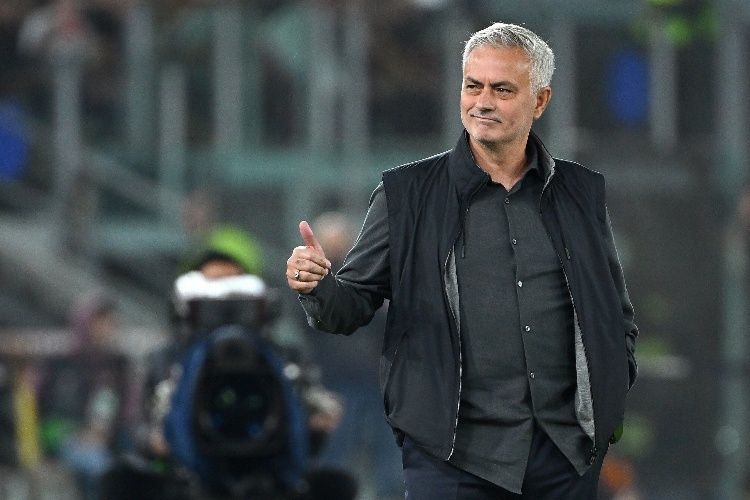 Oficial: José Mourinho es nuevo DT del Benfica