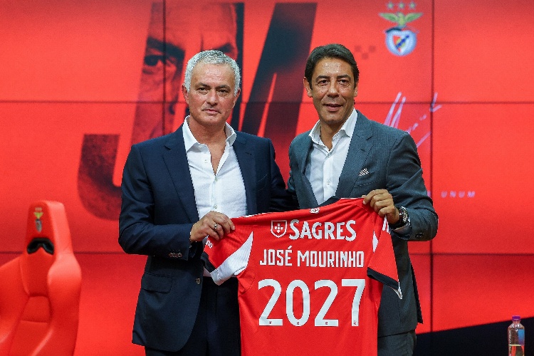 Mourinho confiesa que vuelve al Benfica porque 'ningún club lo hizo sentir más honrado'