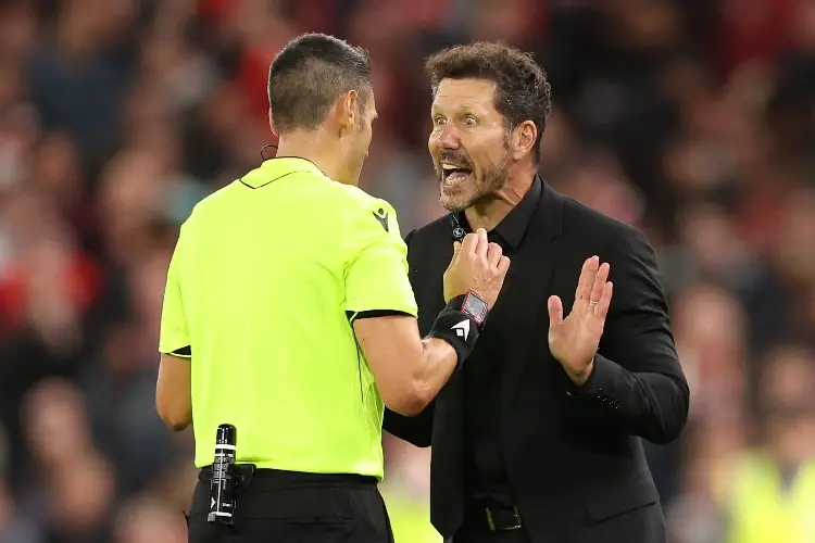 Aficionado que insultó a Simeone reaparece y lo tacha de 'cobarde'