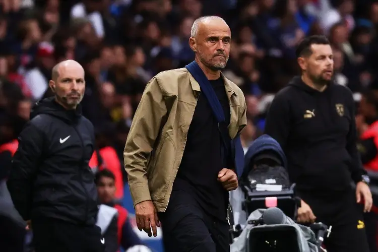 Luis Enrique se rehúsa a dirigir desde las tribunas en cancha ajena
