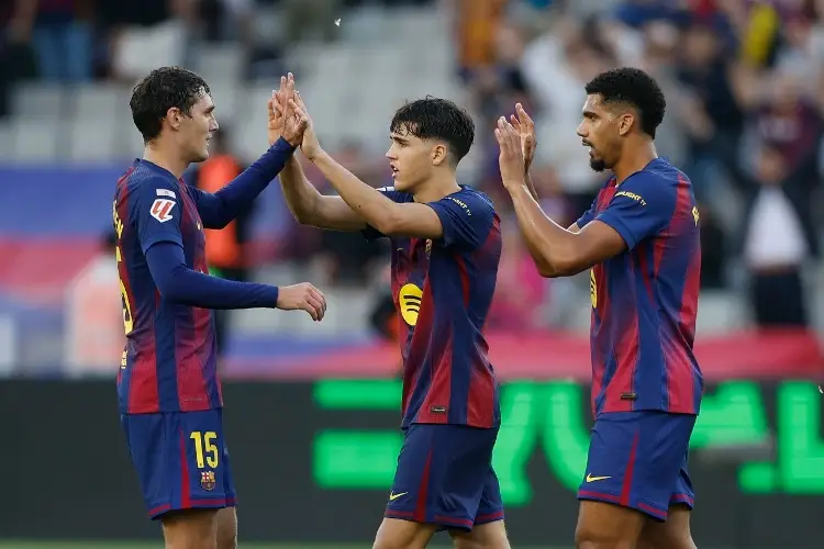 Con gol de último minuto, Barcelona gana y toma el liderato en La Liga 
