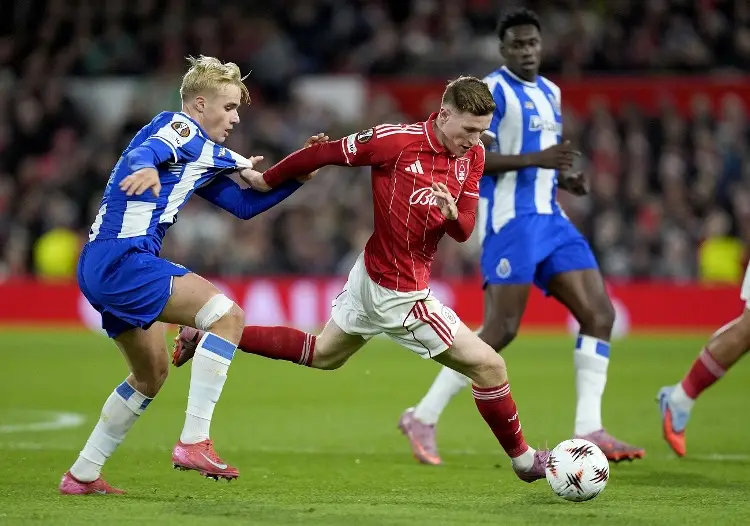 Nottingham Forest recupera la memoria y vence al Porto en la Europa League