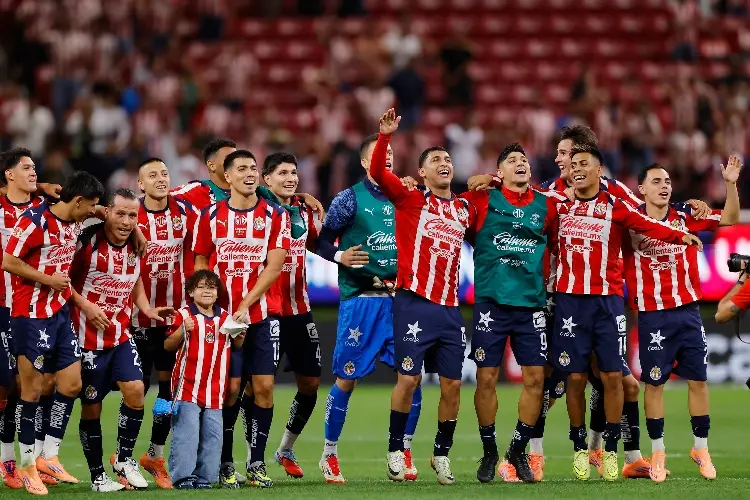 Chivas pierde a uno de sus titulares por fractura