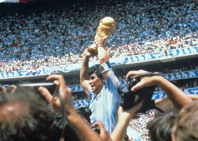 Argentina lanza moneda en homenaje a un golazo de Maradona en México 