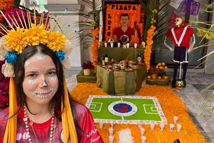 Recuerdan a los Tiburones Rojos en el Día de los Muertos