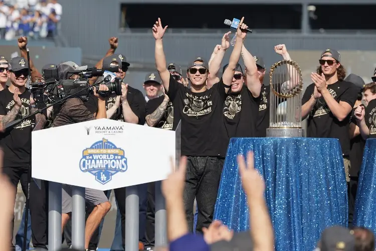 ¡Tremendo festejo de los Dodgers tras ganar la Serie Mundial! (VIDEOS) 