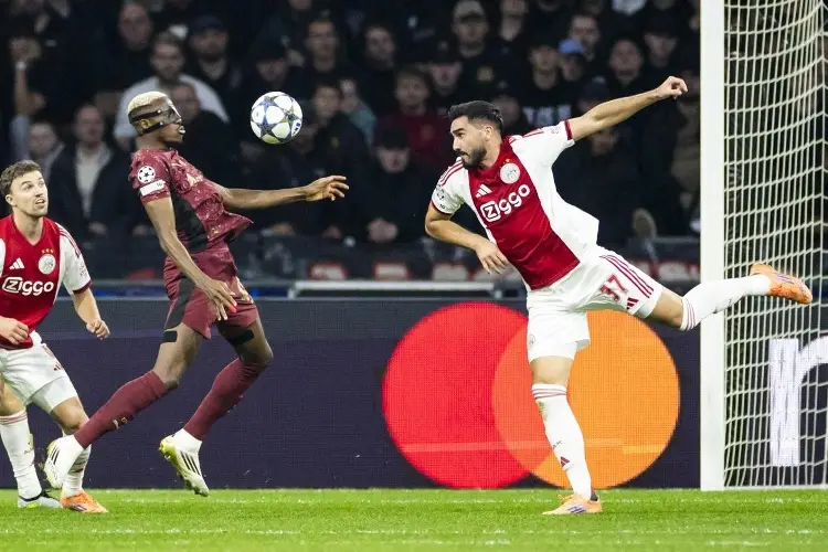 Con triplete de Oshimen, Galatasaray golea al Ajax en Champions