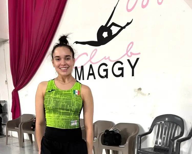 Brinda Ledia Juárez exitosa capacitación de gimnasia rítmica en Club Maggy