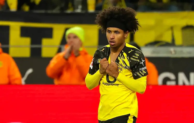 Le quitan el triunfo a Borussia Dortmund en el último minuto 