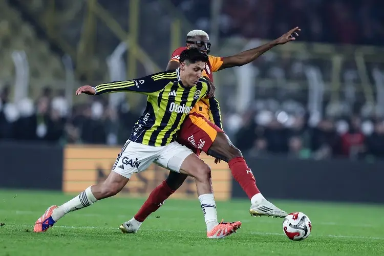 Edson Álvarez y Fenerbahce golean en la UEFA Europa League 